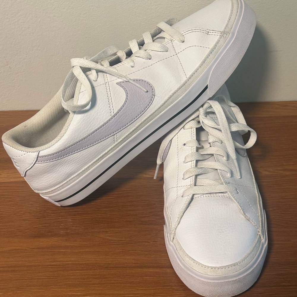 Women Lavender Nike Court size 11